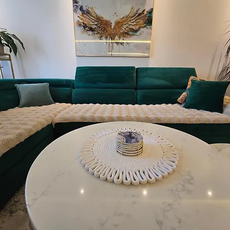 Sun Lux Apartment